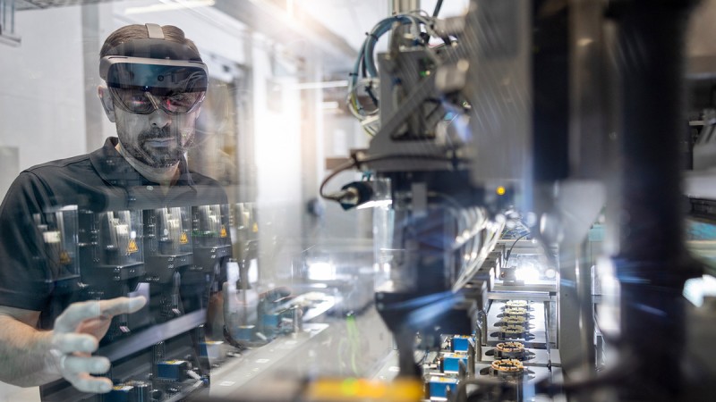 Automation at the highest level for customized solutions for e-mobility and industry