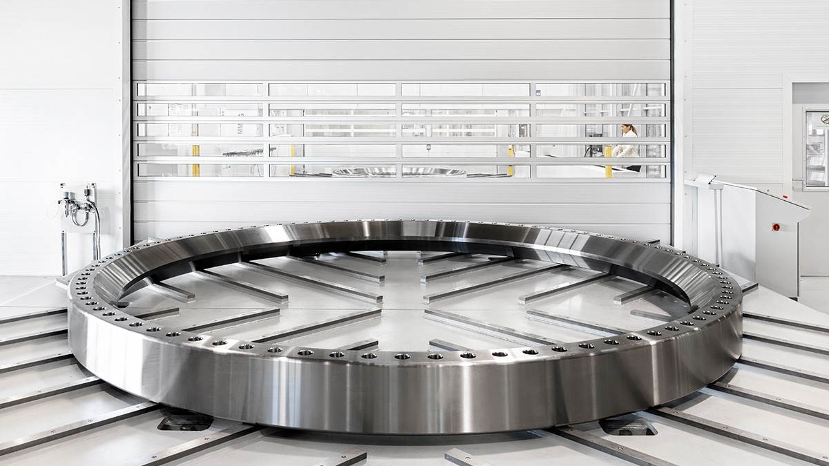 Universal grinding and honing up to 4000 mm