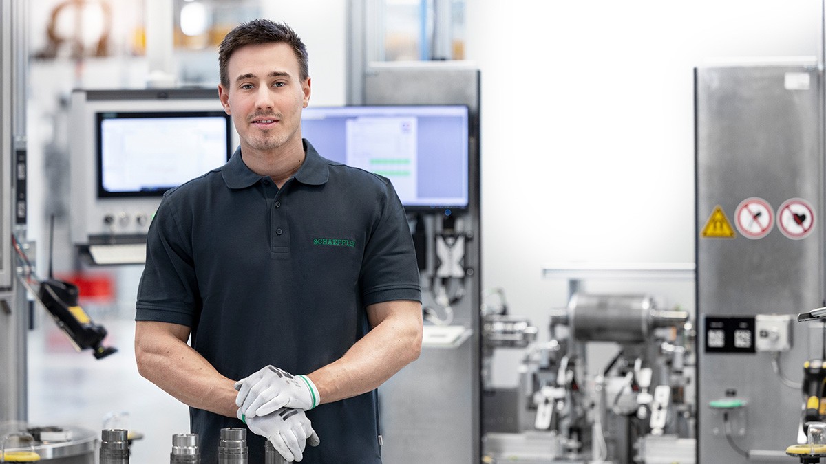Schaeffler Special Machinery: Service request? We are happy to help.